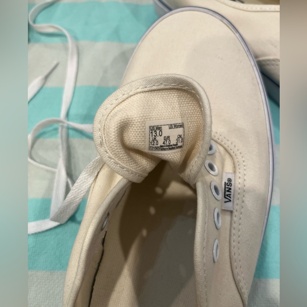 Vans - Picture 3 of 3